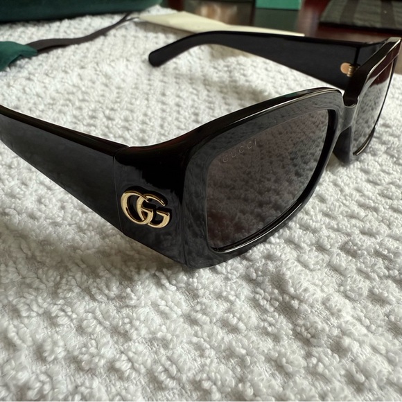 Gucci Sunglasses - Picture 2 of 8